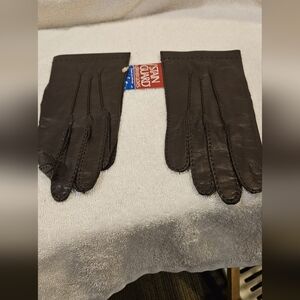 ISOTONER LEATHER GLOVES